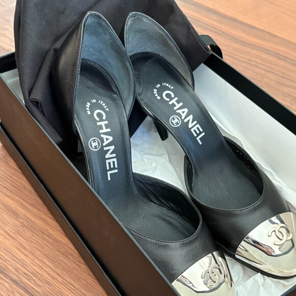 Vintage Chanel D’Orsay Heels – Size 35.5C (black/silver classic) - Picture 3 of 8
